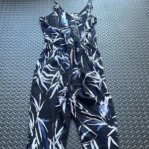 Fabletics Elaine Jumpsuit Black White Blue Pockets Wrap Snap Closure XXL NWT